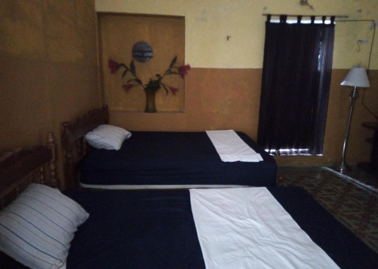 Cuartos Y Hostal Jaqueline Кампече Екстериор снимка