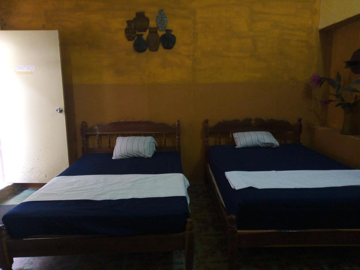 Cuartos Y Hostal Jaqueline Кампече Екстериор снимка